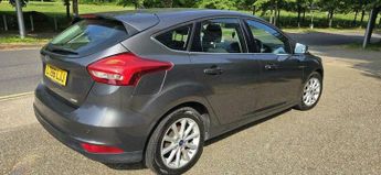 Ford Focus 1.0T EcoBoost Titanium Auto Euro 6 (s/s) 5dr
