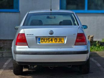Volkswagen Bora 1.6 S 4dr