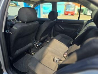 Volkswagen Bora 1.6 S 4dr