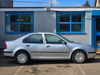 Volkswagen Bora 1.6 S 4dr