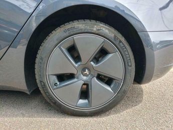 Tesla Model 3 (Dual Motor) Long Range Auto 4WDE 4dr