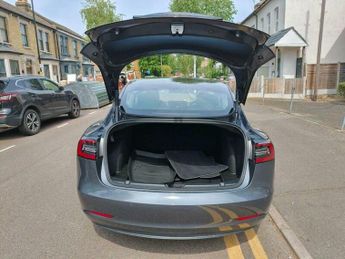 Tesla Model 3 (Dual Motor) Long Range Auto 4WDE 4dr