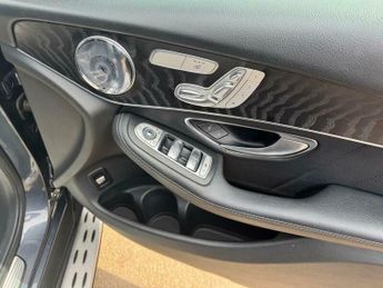 Mercedes-Benz C Class 2.1 GLC250d AMG Line (Premium) G-Tronic 4MATIC Euro 6 (s/s) 5dr