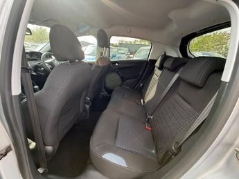 Peugeot 208 ALLURE