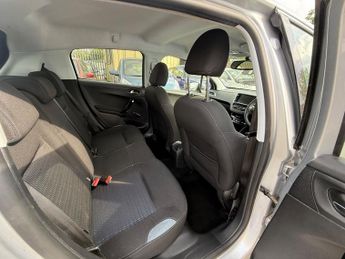 Peugeot 208 ALLURE