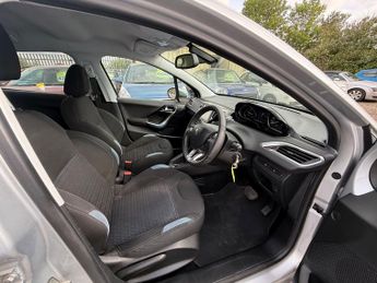 Peugeot 208 ALLURE