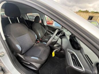 Peugeot 208 ALLURE