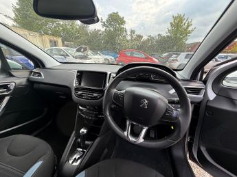 Peugeot 208 ALLURE