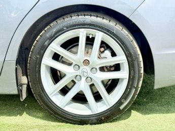 Lexus CT 1.8 200h Premier Hatchback 5dr Petrol Hybrid CVT Euro 6 (s/s) (1