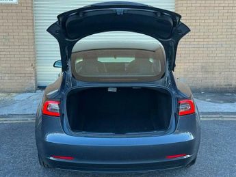 Tesla Model 3 Standard Range Plus Auto RWD 4dr