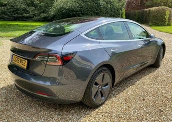 Tesla Model 3 Standard Range Plus Auto RWD 4dr