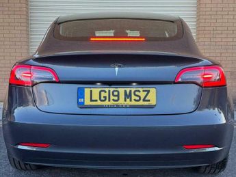 Tesla Model 3 Standard Range Plus Auto RWD 4dr