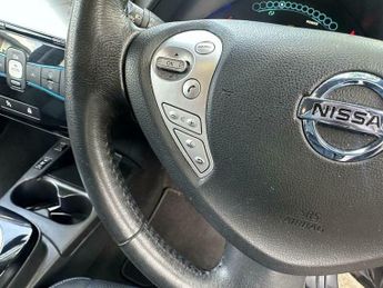 Nissan Leaf 30kWh Tekna Auto 5dr