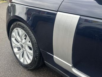 Land Rover Range Rover 3.0 SD V6 Westminster SUV 5dr Diesel Auto 4WD Euro 6 (s/s) (275 
