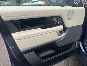 Land Rover Range Rover 3.0 SD V6 Westminster SUV 5dr Diesel Auto 4WD Euro 6 (s/s) (275 
