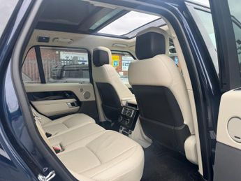 Land Rover Range Rover 3.0 SD V6 Westminster SUV 5dr Diesel Auto 4WD Euro 6 (s/s) (275 