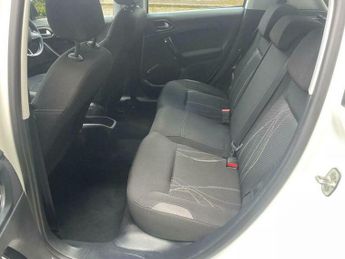 Peugeot 208 1.2 VTi PureTech Active Euro 5 5dr