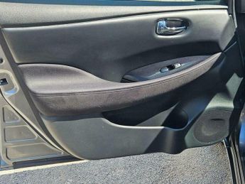 Nissan Leaf 24kWh Acenta Auto 5dr