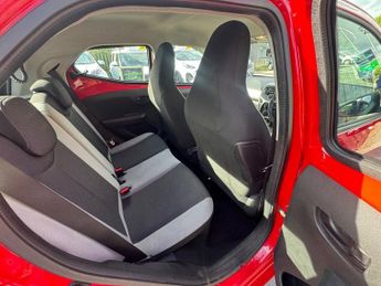 Toyota AYGO VVT-I X-PLAY X-SHIFT