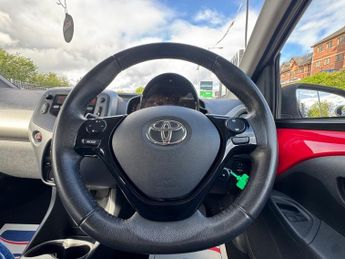 Toyota AYGO VVT-I X-PLAY X-SHIFT