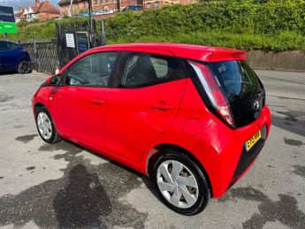Toyota AYGO VVT-I X-PLAY X-SHIFT
