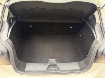 Mercedes-Benz A Class 1.5 A180d SE (Executive) Hatchback 5dr Diesel 7G-DCT Euro 6 (s/s