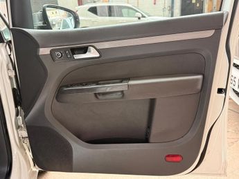 Volkswagen Touran 1.6 PETROL AUTOMATIC 7 SEATER