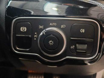Mercedes-Benz A Class 1.5 A180d AMG Line (Premium) 7G-DCT Euro 6 (s/s) 5dr