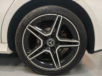 Mercedes-Benz A Class 1.5 A180d AMG Line (Premium) 7G-DCT Euro 6 (s/s) 5dr
