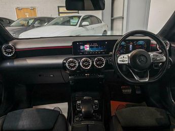 Mercedes-Benz A Class 1.5 A180d AMG Line (Premium) 7G-DCT Euro 6 (s/s) 5dr
