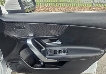 Mercedes-Benz A Class 1.5 A180d Sport (Executive) Hatchback 5dr Diesel 7G-DCT Euro 6 (