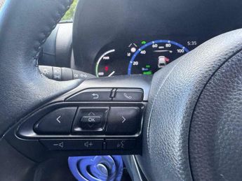 Toyota Yaris 1.5 VVT-h Design E-CVT Euro 6 (s/s) 5dr