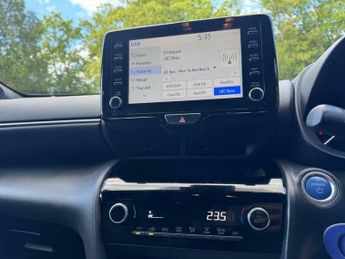 Toyota Yaris 1.5 VVT-h Design E-CVT Euro 6 (s/s) 5dr