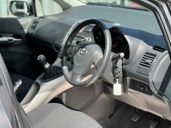 Toyota Auris 1.6 VVT-i TR 5dr