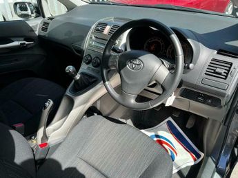 Toyota Auris 1.6 VVT-i TR 5dr