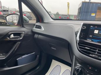 Peugeot 208 ALLURE