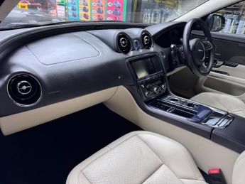 Jaguar XJ D V6 PORTFOLIO