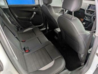 Peugeot 2008 1.5 BlueHDi Allure EAT Euro 6 (s/s) 5dr