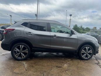 Nissan Qashqai 1.2 DIG-T N-Connecta XTRON Euro 6 (s/s) 5dr