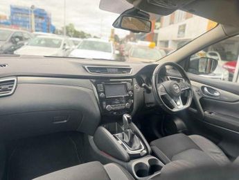 Nissan Qashqai 1.2 DIG-T N-Connecta SUV 5dr Petrol XTRON Euro 6 (s/s) (115 ps)