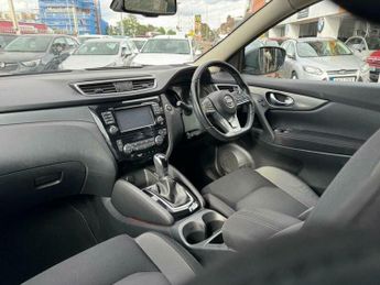 Nissan Qashqai 1.2 DIG-T N-Connecta SUV 5dr Petrol XTRON Euro 6 (s/s) (115 ps)
