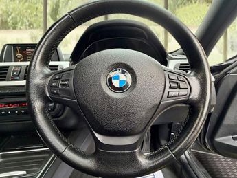 BMW 3 SERIES 320i SE