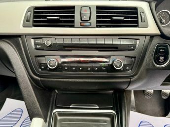 BMW 3 SERIES 320i SE