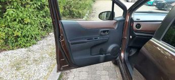 Toyota Yaris /Vitz 1.3L Multidrive Auto Mild Hybrid-