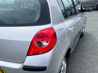 Renault Clio 1.6 VVT Dynamique 5dr