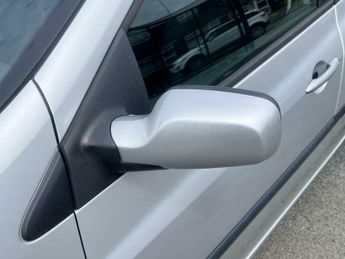 Renault Clio 1.6 VVT Dynamique 5dr