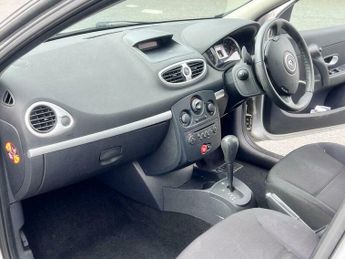 Renault Clio 1.6 VVT Dynamique 5dr