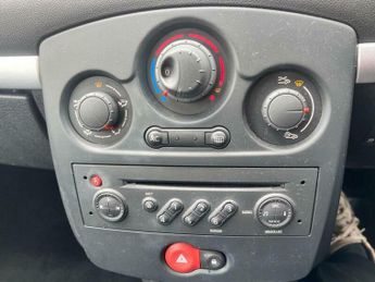 Renault Clio 1.6 VVT Dynamique 5dr