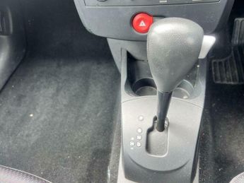 Renault Clio 1.6 VVT Dynamique 5dr