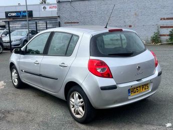 Renault Clio 1.6 VVT Dynamique 5dr